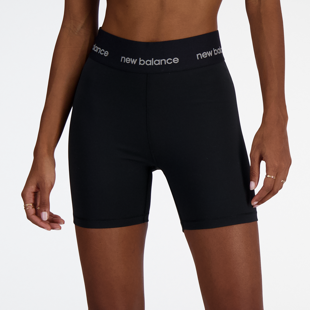 New Balance W Sleek 5 Inch High Rise Biker Short in SCHWARZ