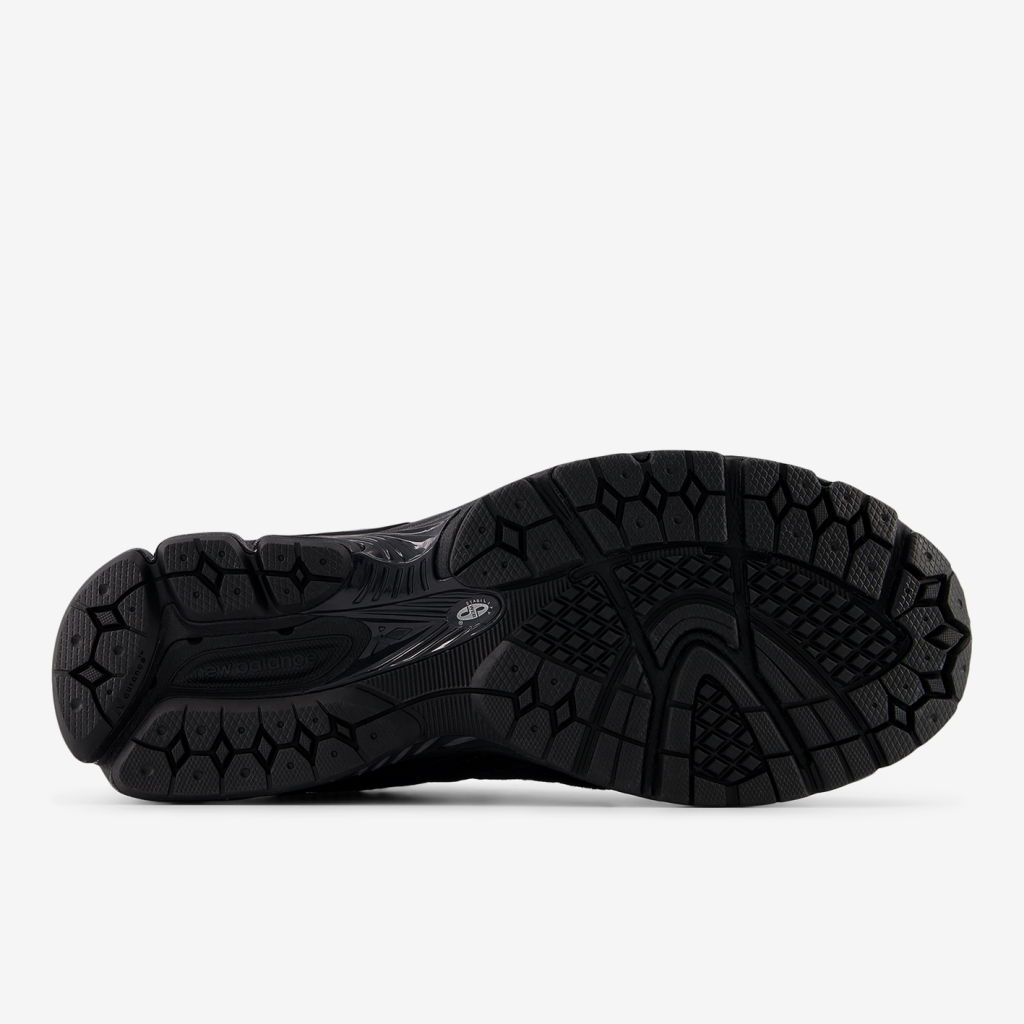 New Balance U 2002 Protection Freizeitschuhe in SCHWARZ