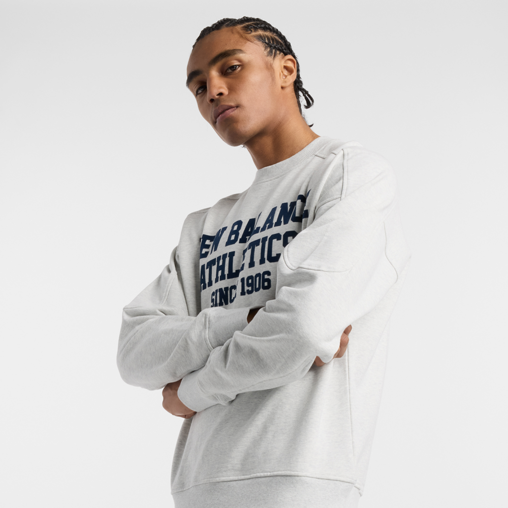 New Balance Varsity French Terry Graphic Crew in GRAU