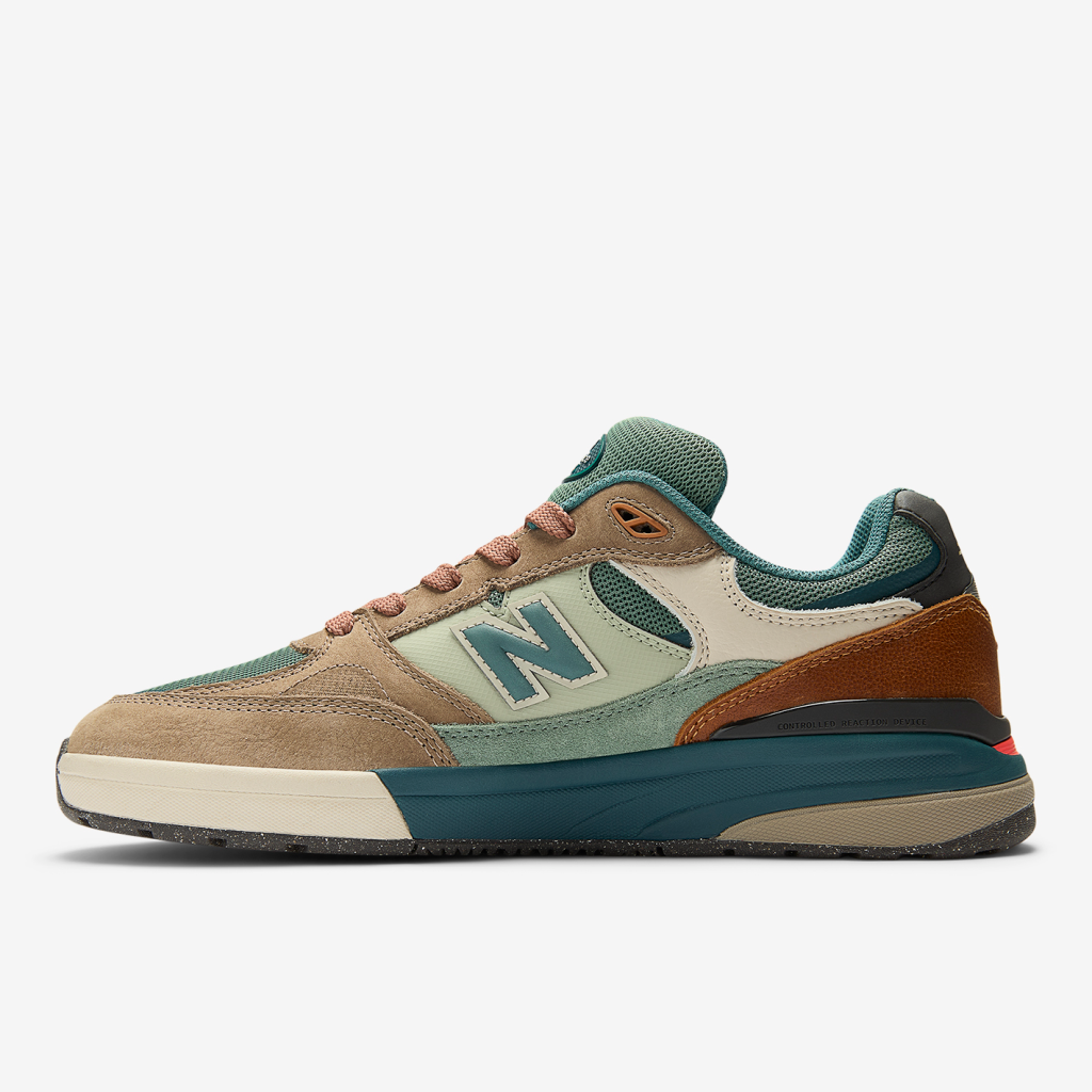 New Balance M Numeric 933 Andrew Reynolds Skateboardschuhe in BRAUN