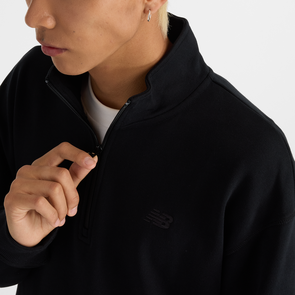 New Balance Athletics Fleece 1/2 Zip in SCHWARZ
