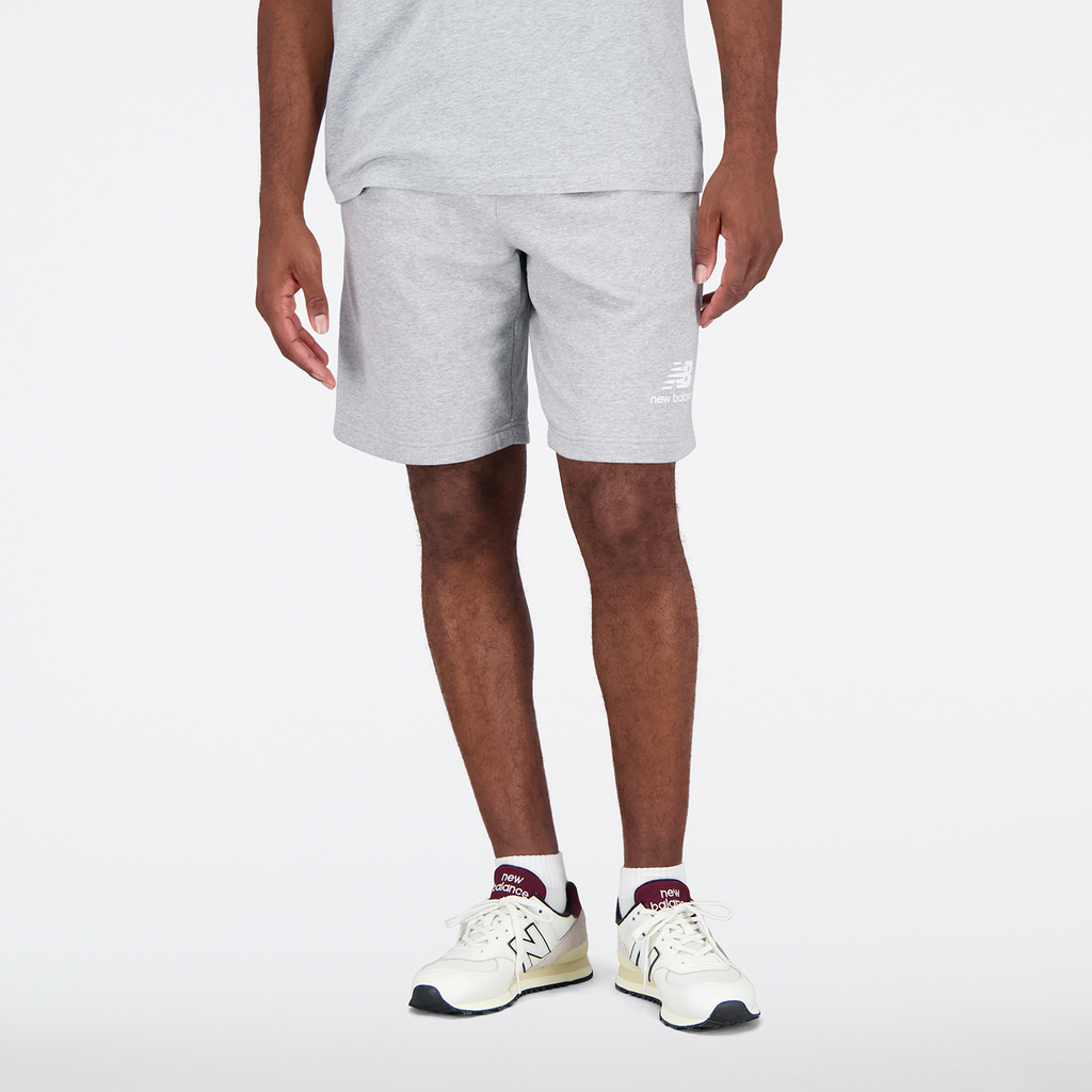 New Balance Essentials Stacked Logo Short in GRAU
