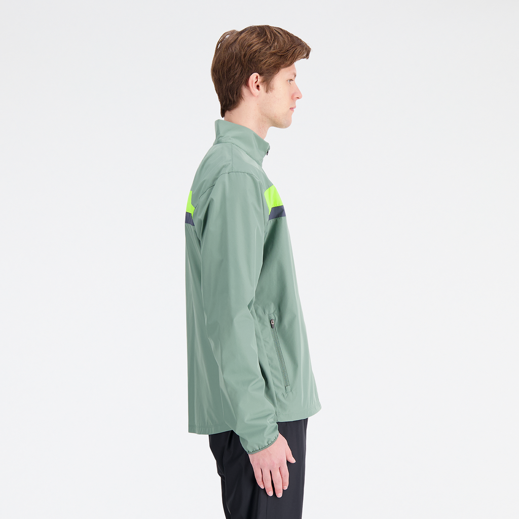 New Balance Accelerate Jacket in GRÜN