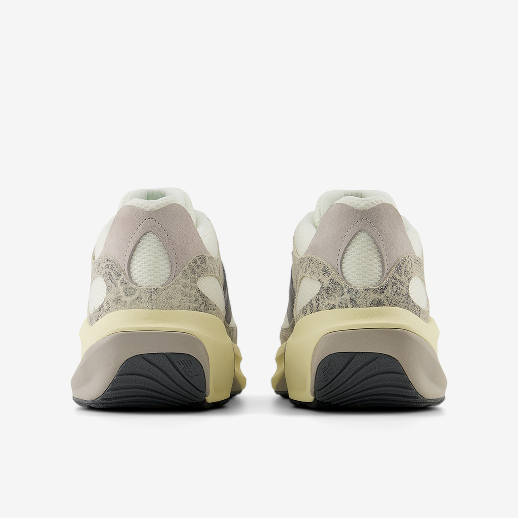 New Balance U Warped Runner Cracked Freizeitschuhe in GRAU