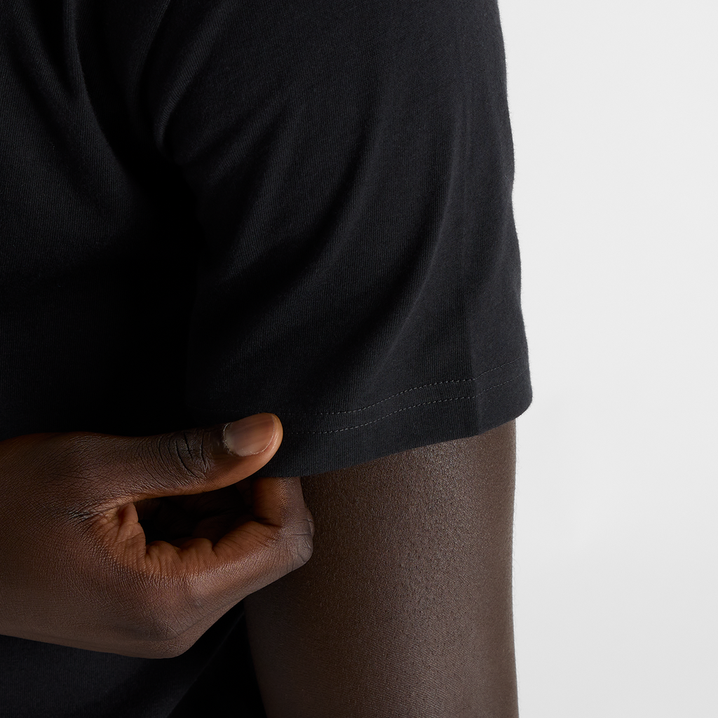 New Balance Sport Jersey Logo T-Shirt in SCHWARZ