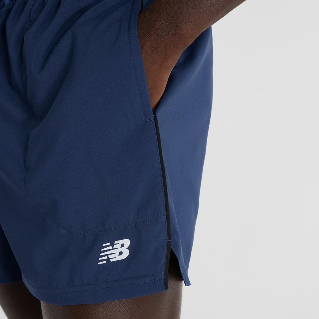 New Balance Sport Short 5" in BLAU
