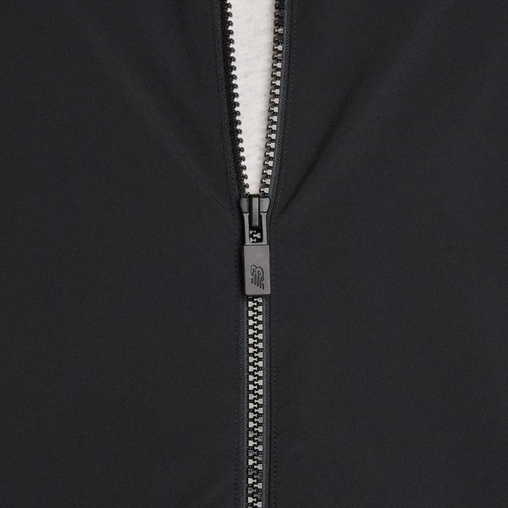 New Balance In Game Woven Track Jacket in SCHWARZ