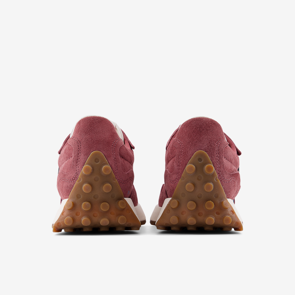 New Balance U 327 Fearlessly Premium Freizeitschuhe in ROT