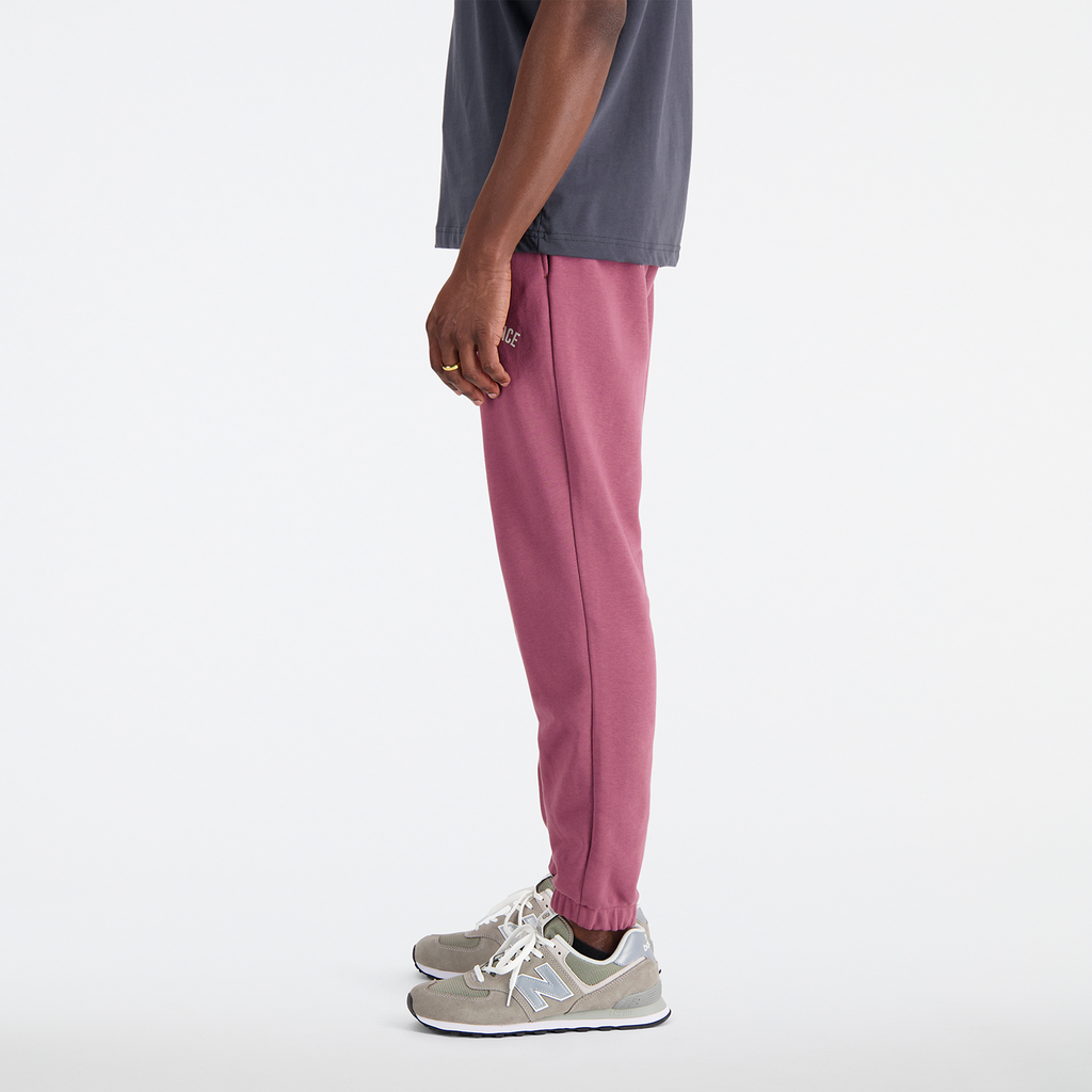 New Balance Essentials Varsity Fleece Pant in ROT