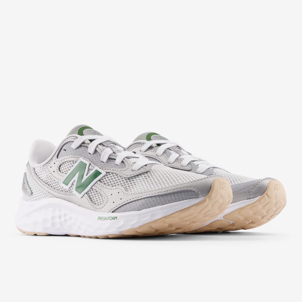 New Balance M Arishi v4 Laufschuhe in GRAU