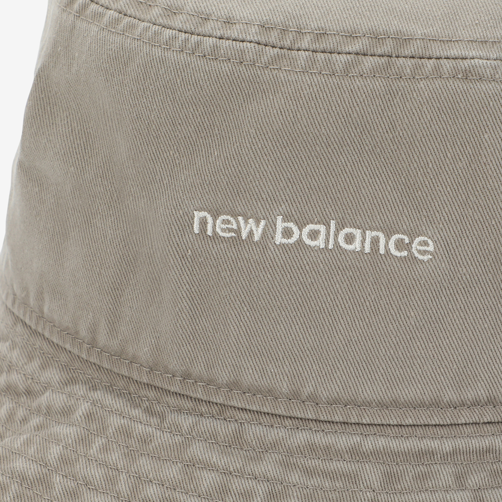 New Balance Bucket Hat in BEIGE