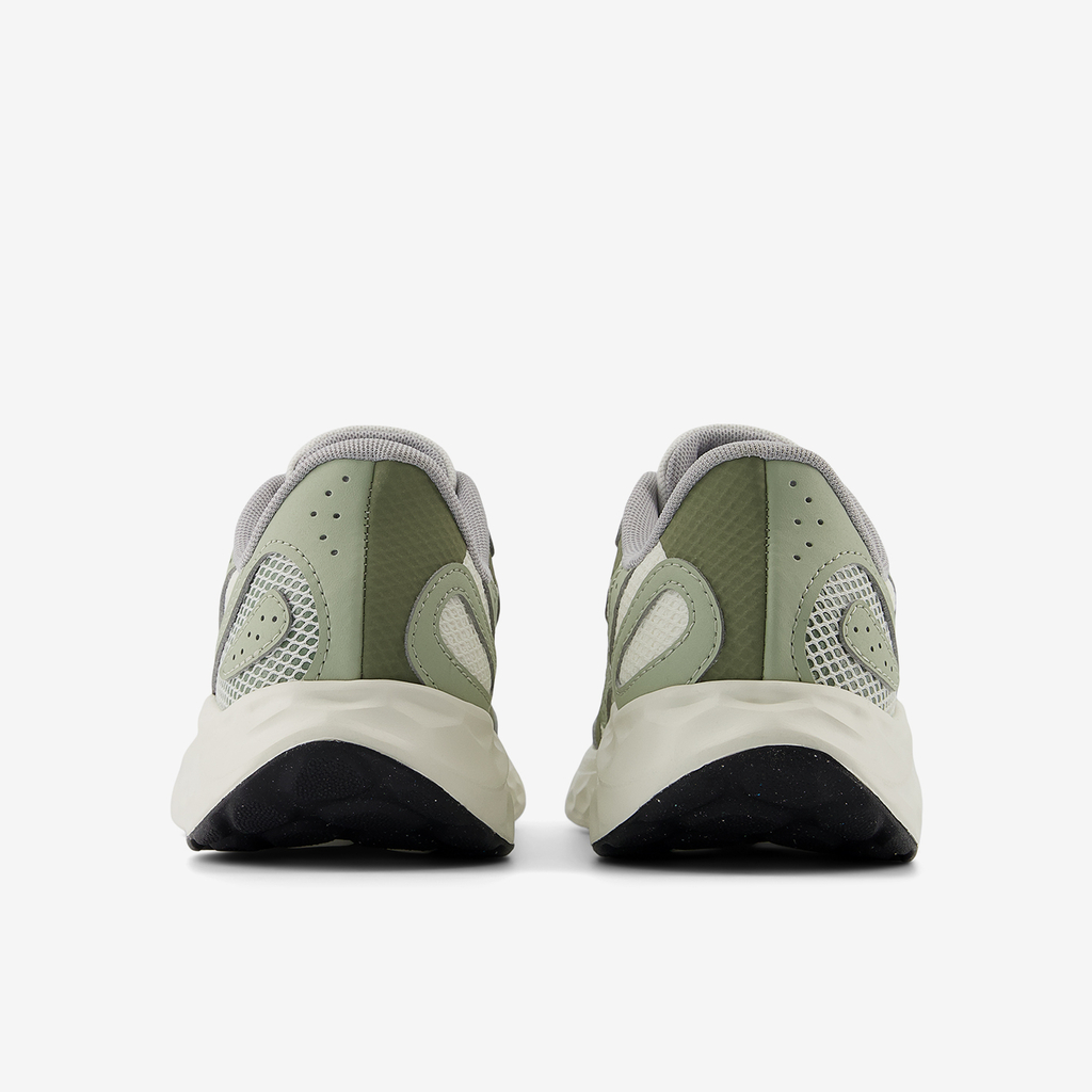 New Balance W Arishi v4 Laufschuhe in GRAU