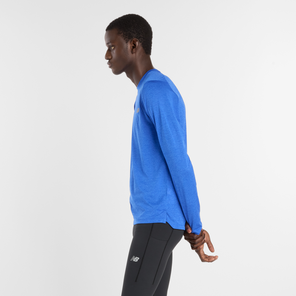 New Balance NB Athletics Run Long Sleeve T-Shirt in BLAU