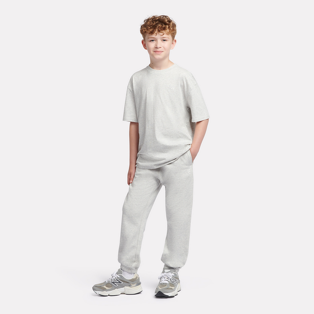 New Balance B New Balance French Terry Small Logo Jogger in GRAU
