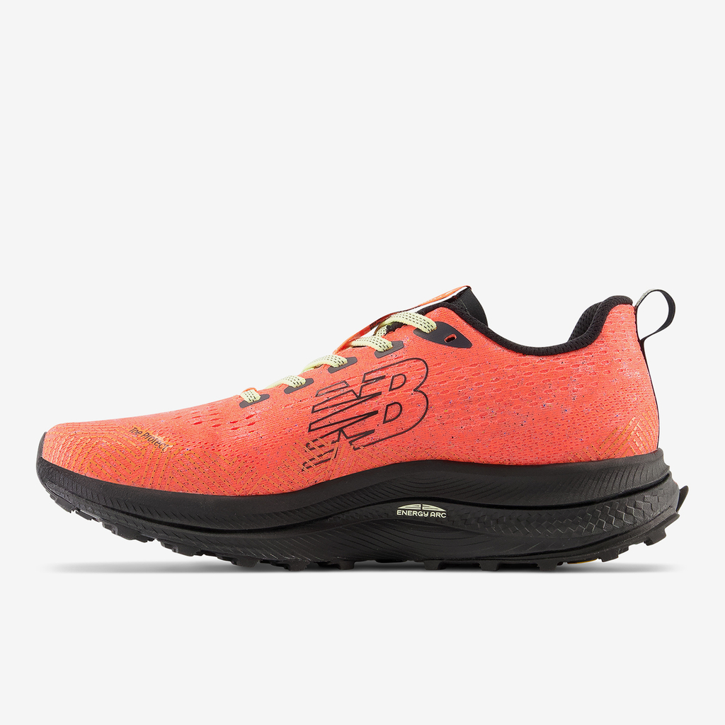 New Balance M Supercomp Trail v1 Trailrunningschuhe in ROT