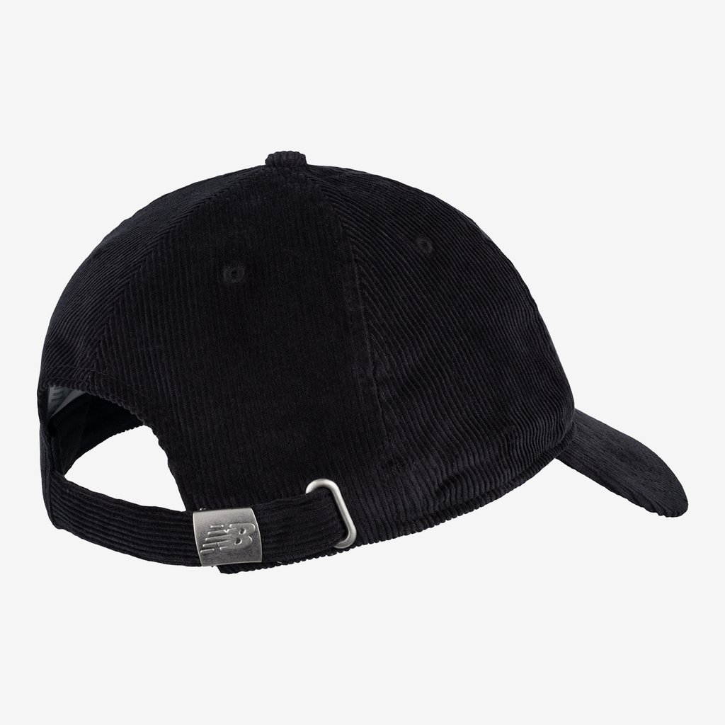 New Balance 6 Panel Washed Corduroy Hat in SCHWARZ