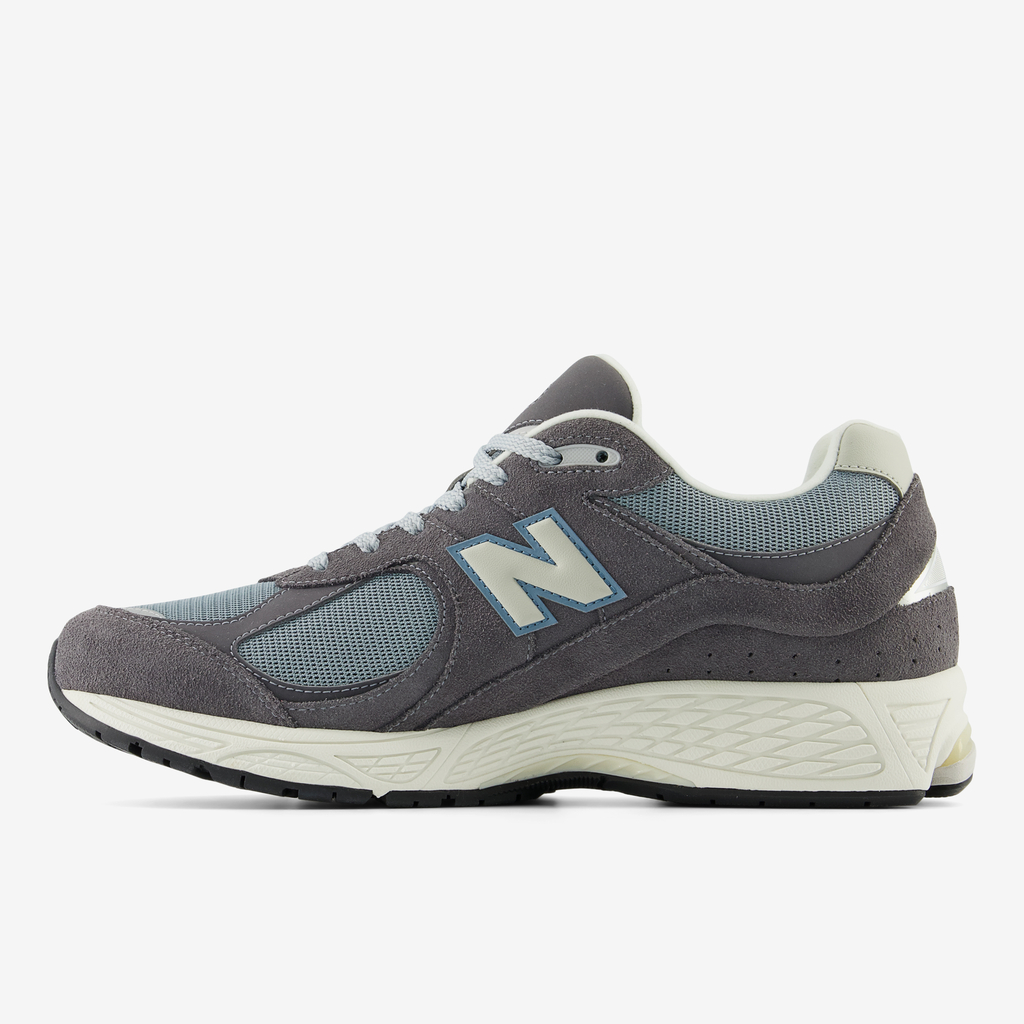 New Balance M 2002R Seasonal Freizeitschuhe in GRAU