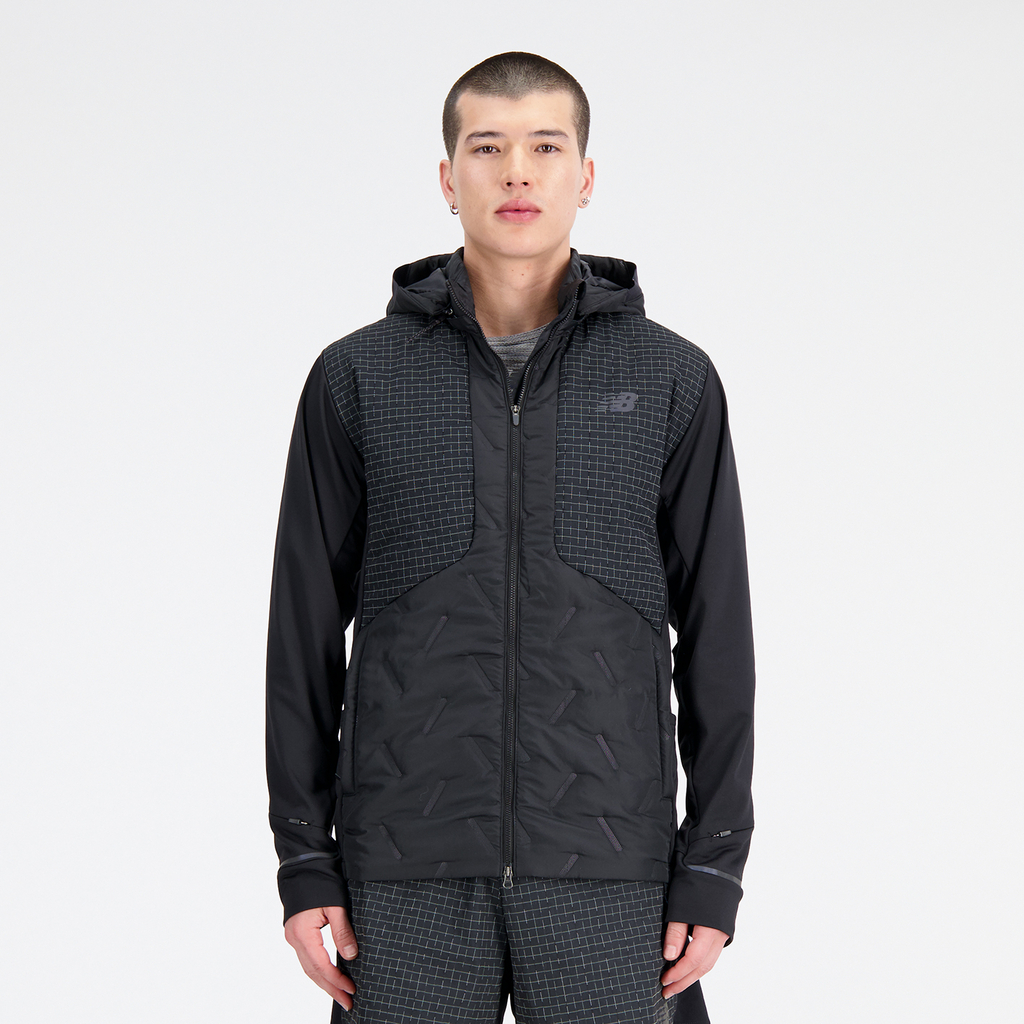 New Balance Impact Run Luminous Heat Jacket in SCHWARZ