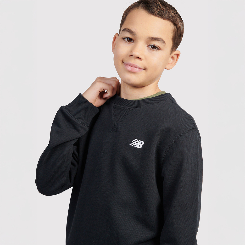 New Balance B New Balance French Terry Small Logo Crew in SCHWARZ