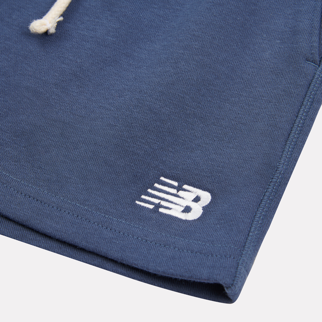 New Balance G New Balance French Terry Small Logo Short in BLAU