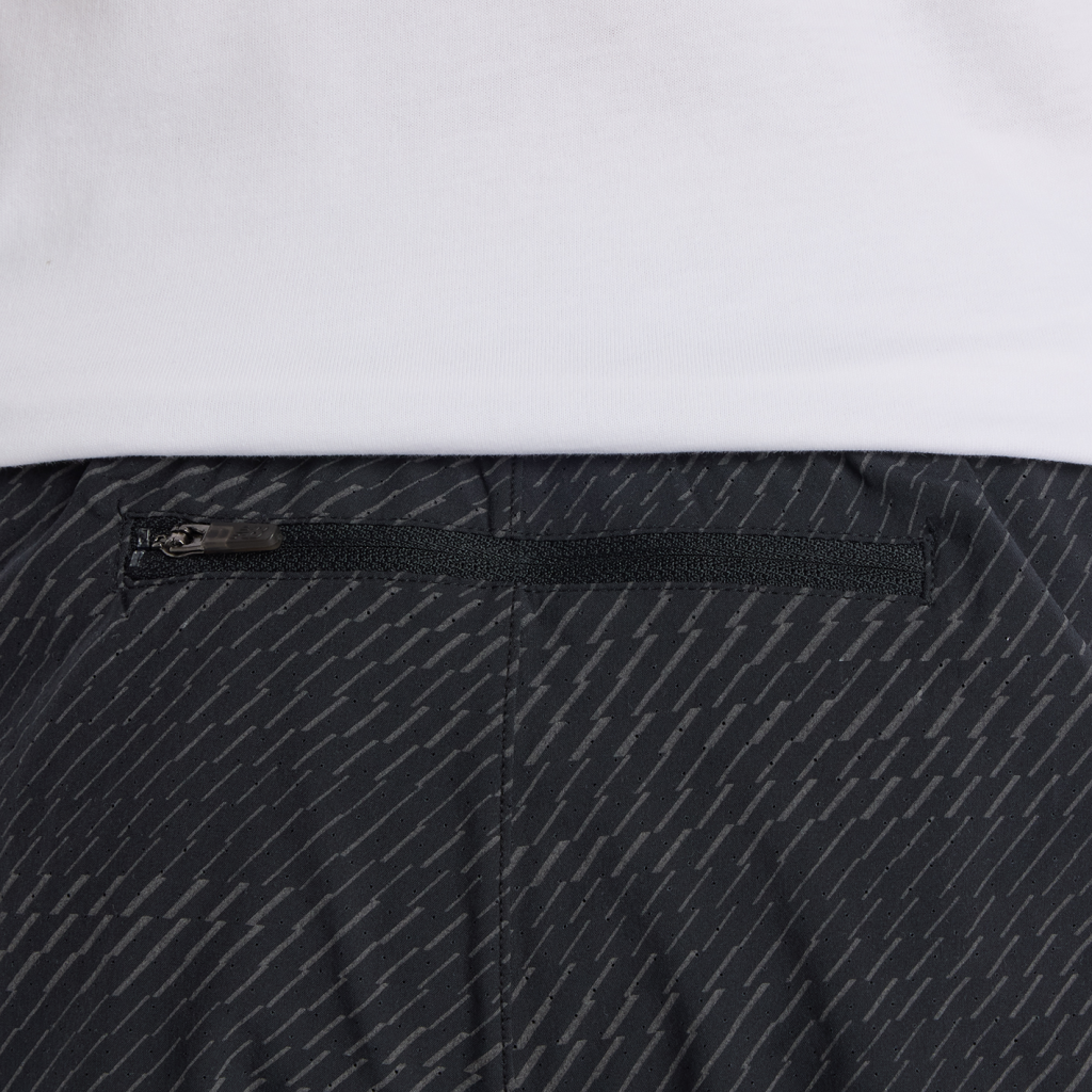 New Balance RC Reflective Short 5" in SCHWARZ