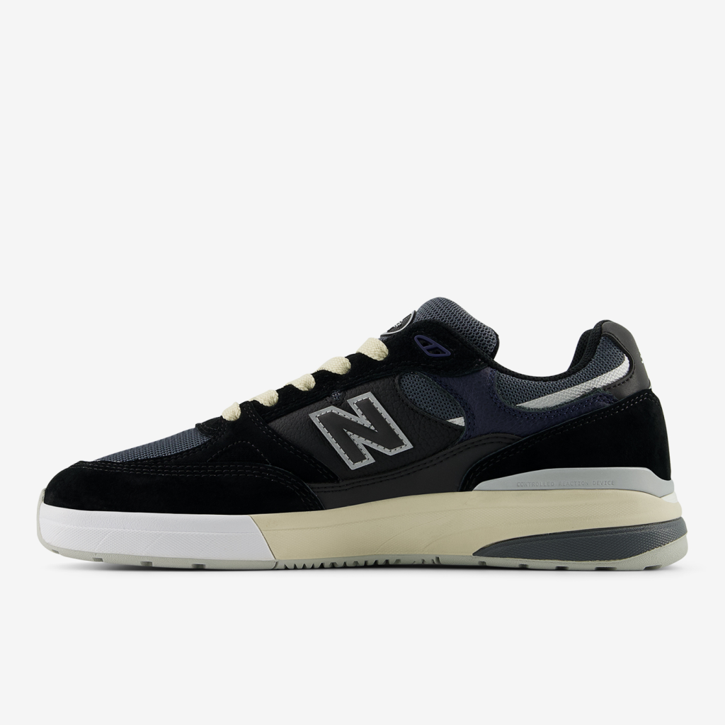 New Balance M Numeric 933 Andrew Reynolds Skateboardschuhe in SCHWARZ