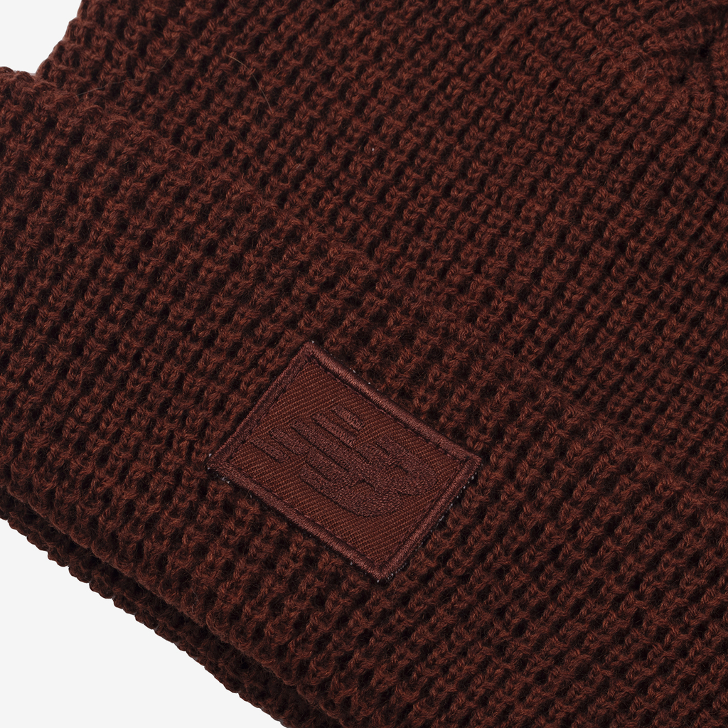 New Balance Waffle Knit Cuffed Beanie in BRAUN