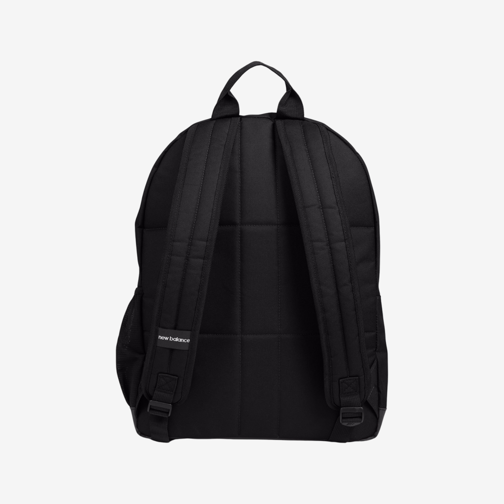 New Balance Essentials Backpack in SCHWARZ