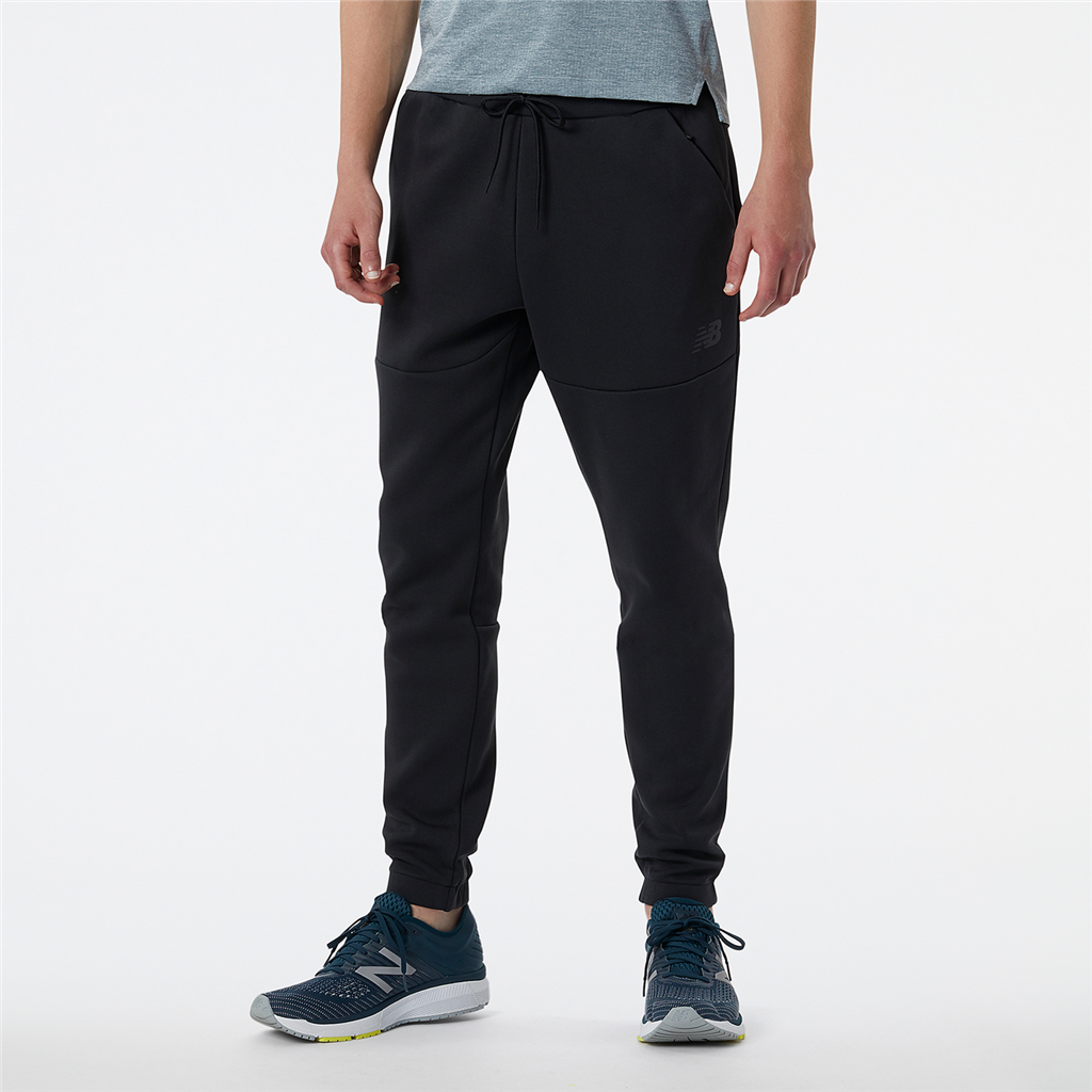 New Balance R.W.Tech Fleece Pant in SCHWARZ