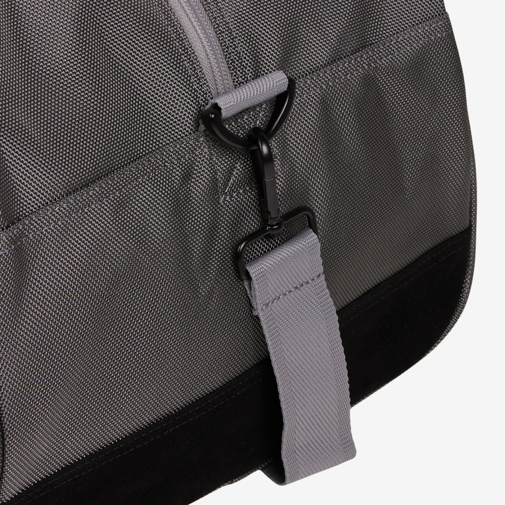 New Balance Legacy Icon Duffel Bag in GRAU