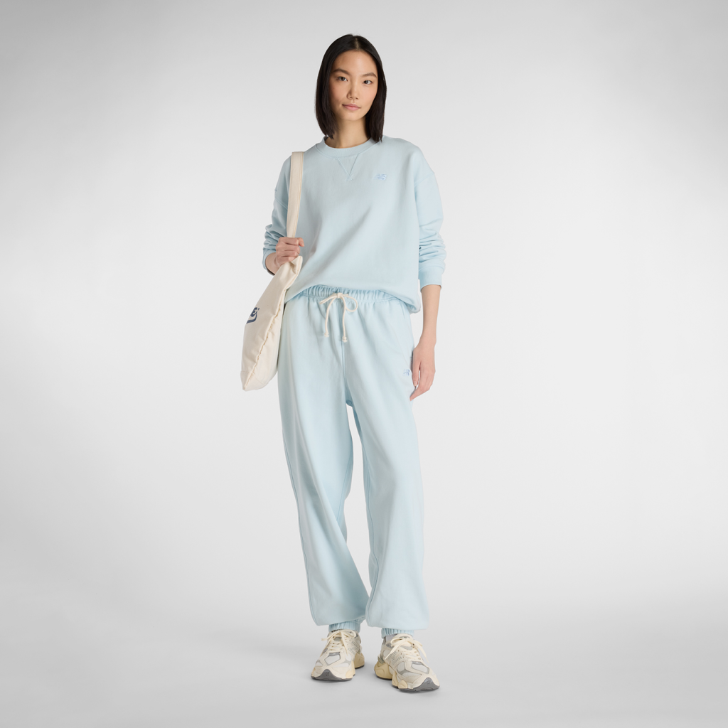 New Balance W NB Athletics French Terry Crew in GRAU