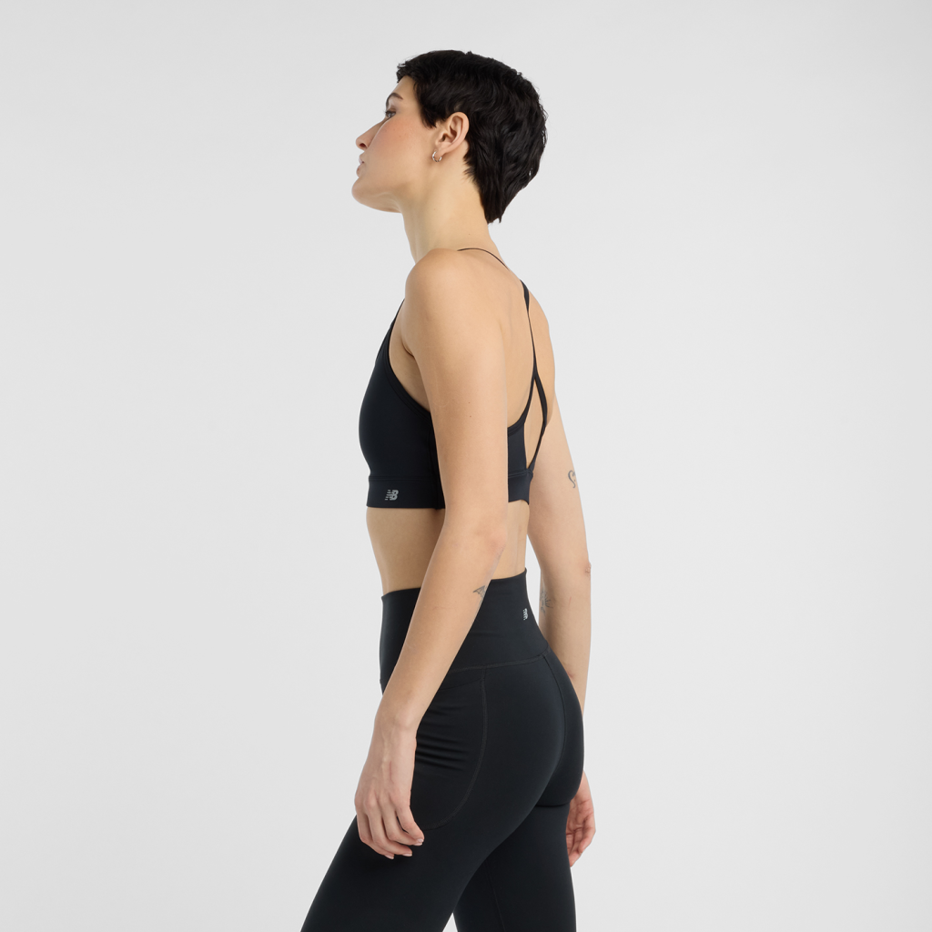 New Balance W NB Essential Yoga Bra in SCHWARZ