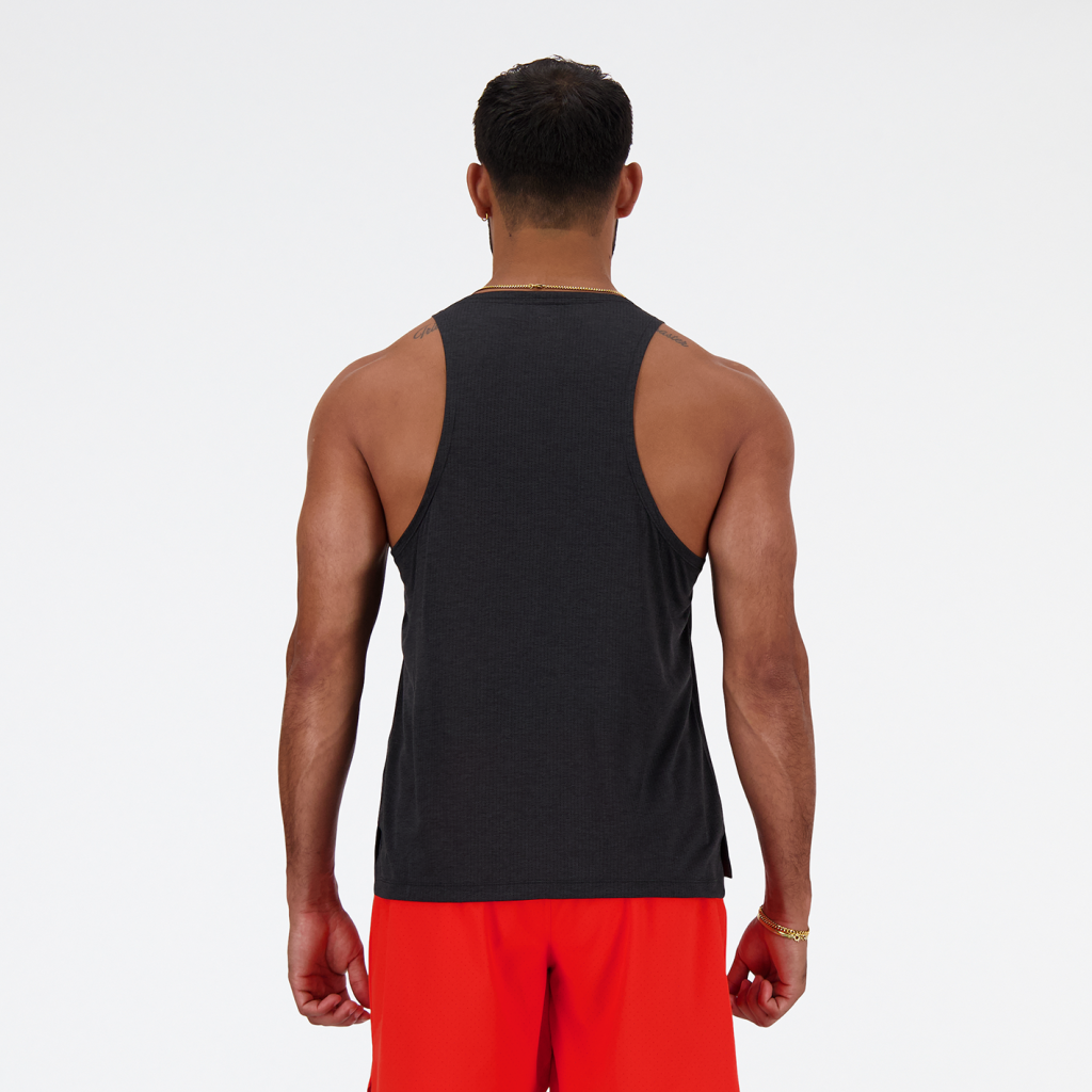 New Balance NB Athletics Run Singlet in SCHWARZ