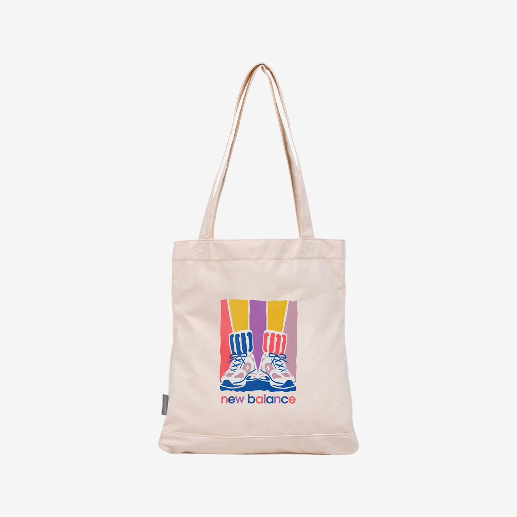 New Balance Graphic Tote in MEHRFARBIG
