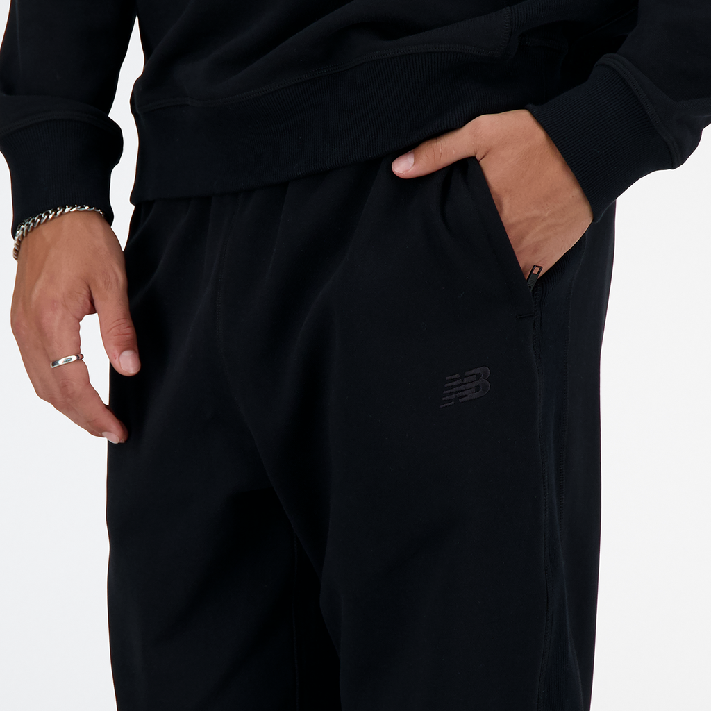 New Balance NB Athletics French Terry Jogger in SCHWARZ