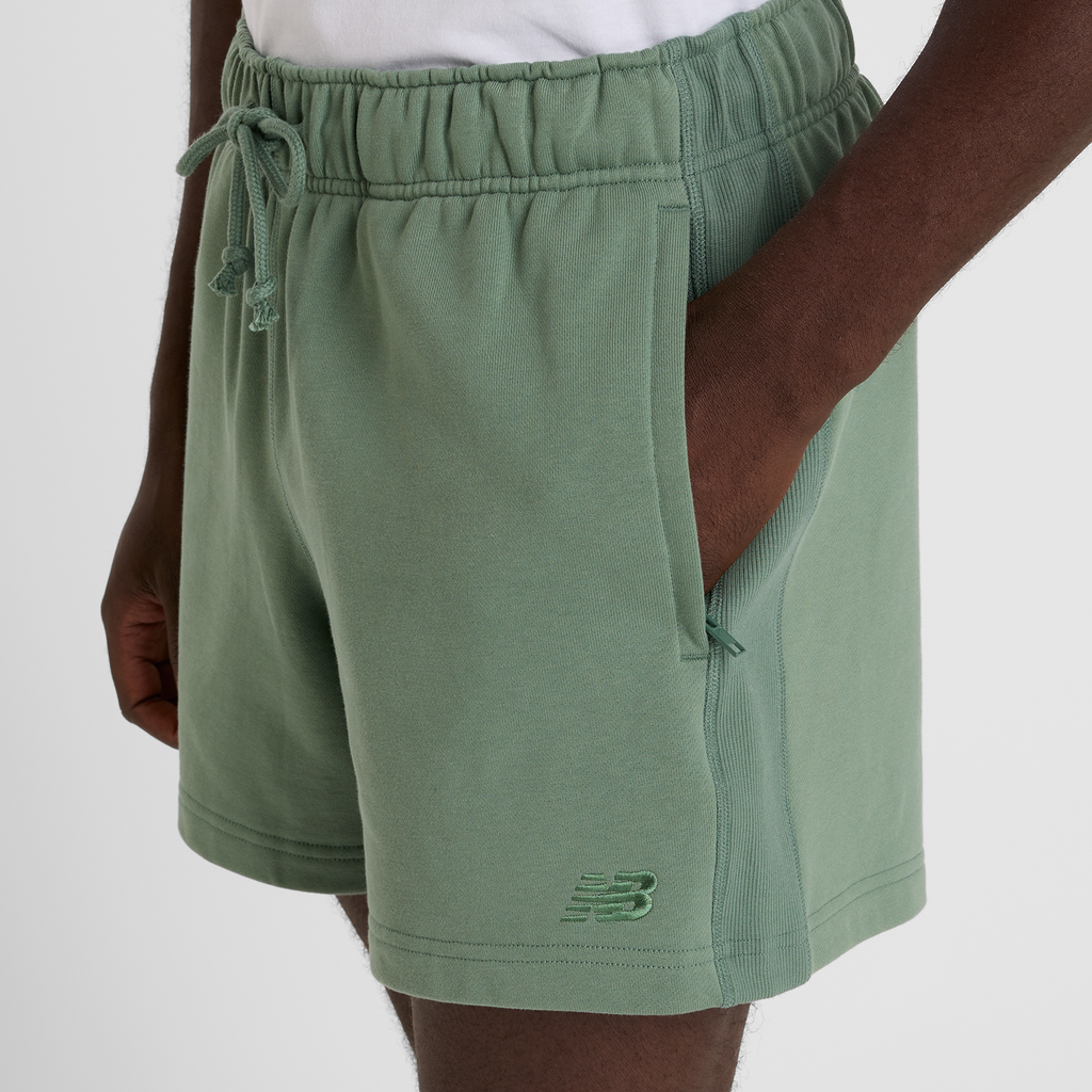 New Balance NB Athletics French Terry Short 5 Inch in GRÜN