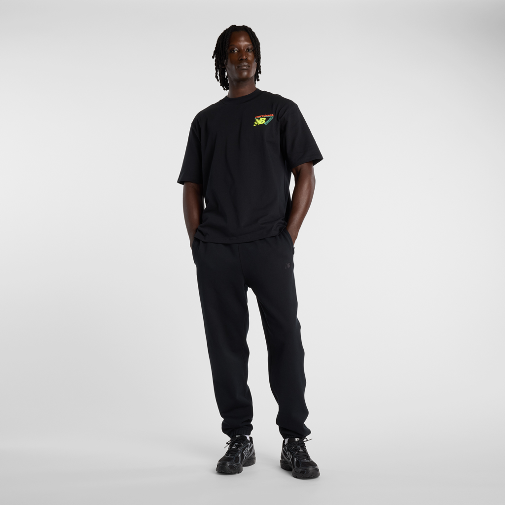 New Balance Classic Tri-Logo Heat Map T-Shirt in SCHWARZ