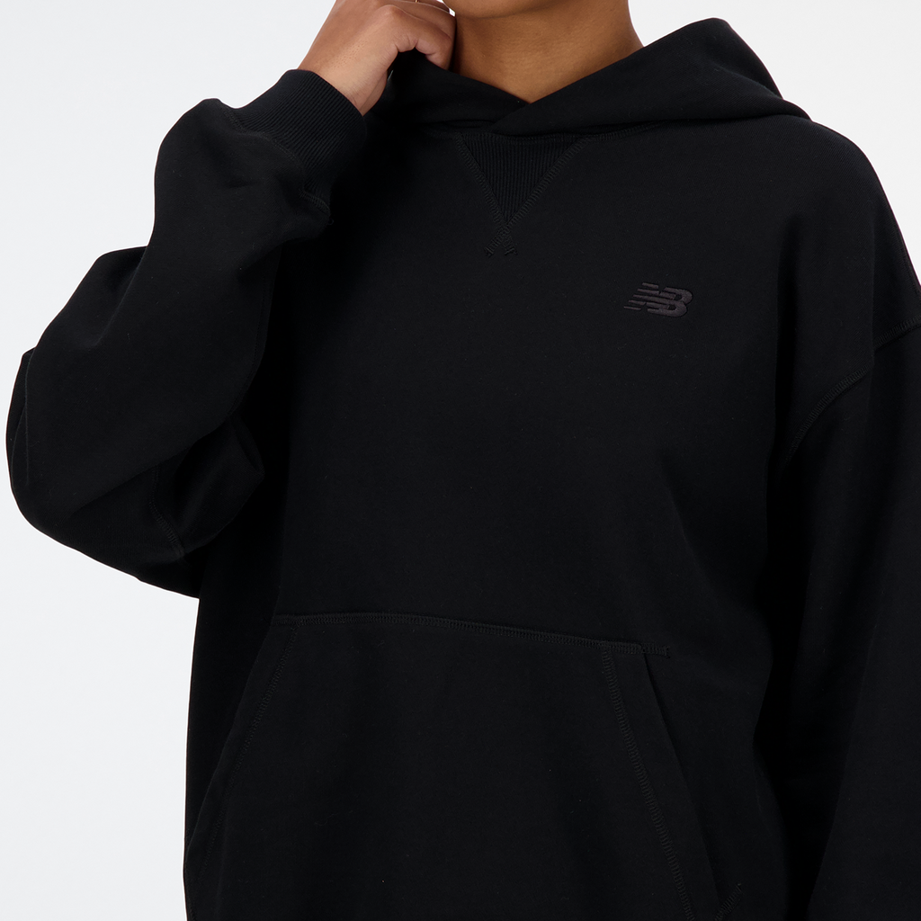 New Balance W NB Athletics French Terry Hoodie in SCHWARZ