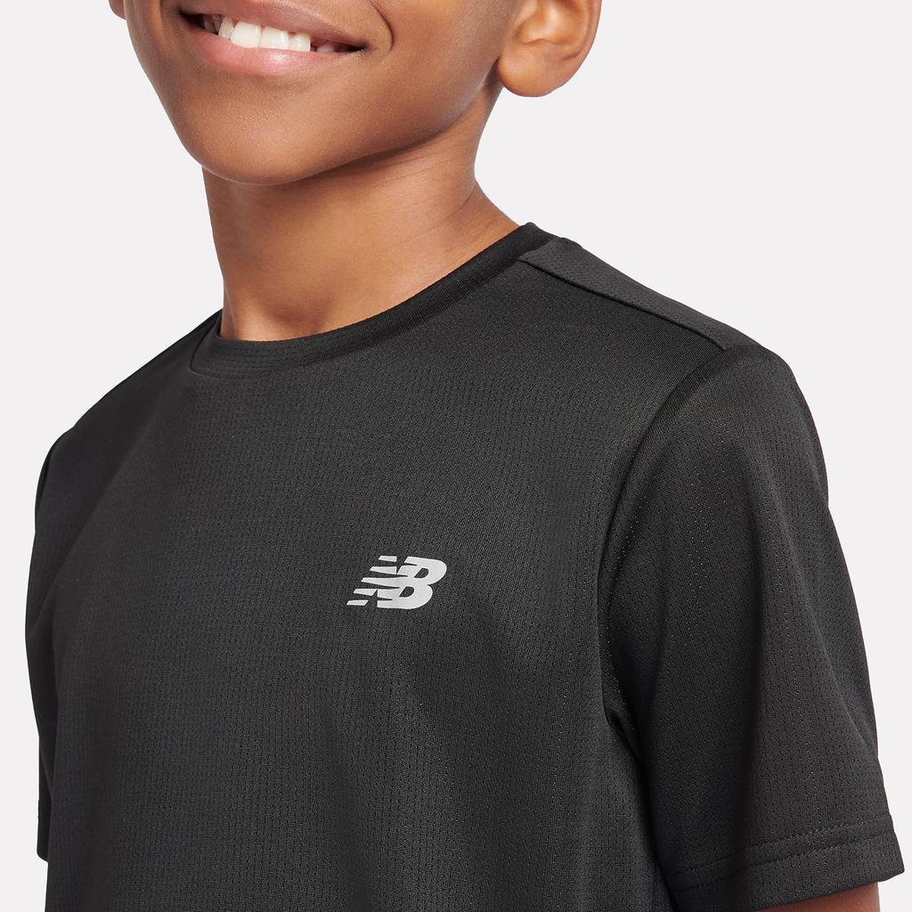 New Balance B NB Reflective Flying NB Tee in SCHWARZ