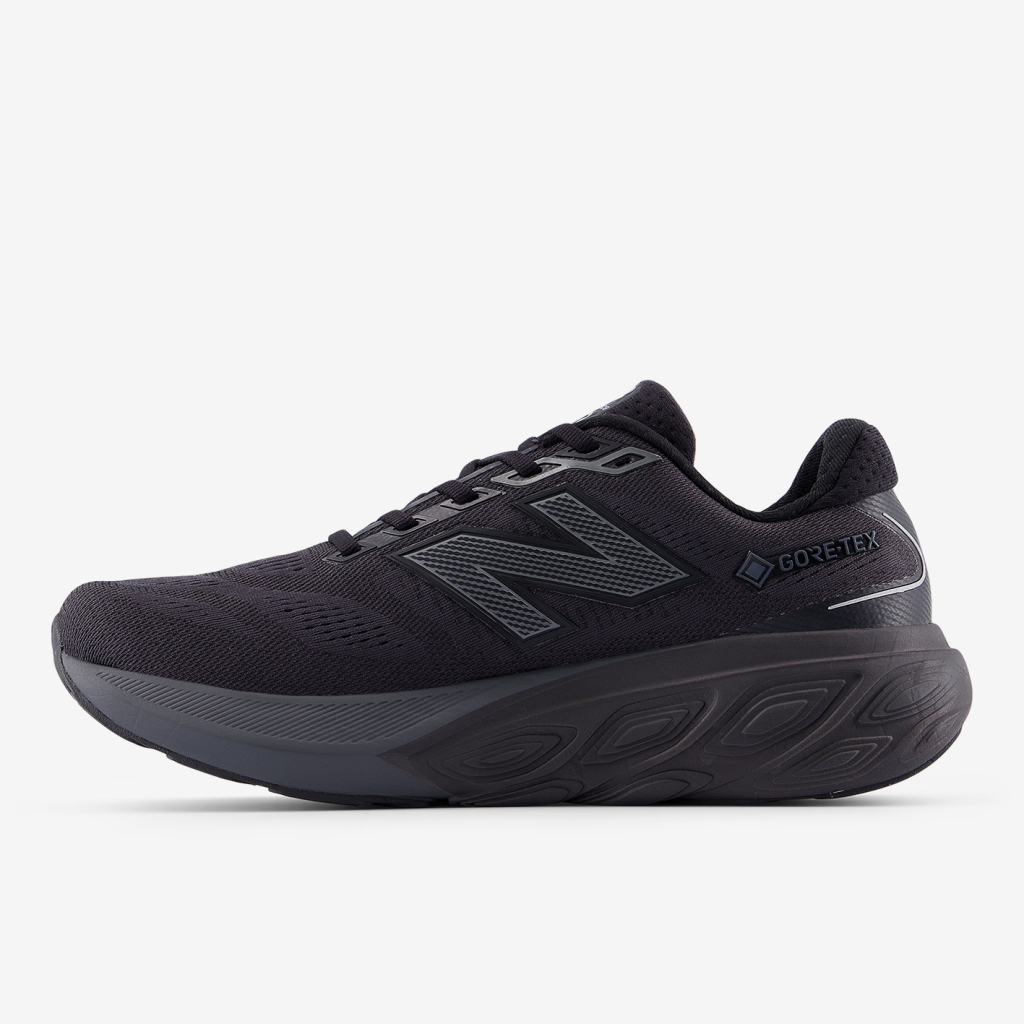New Balance M 880 GTX v15 Laufschuhe in SCHWARZ