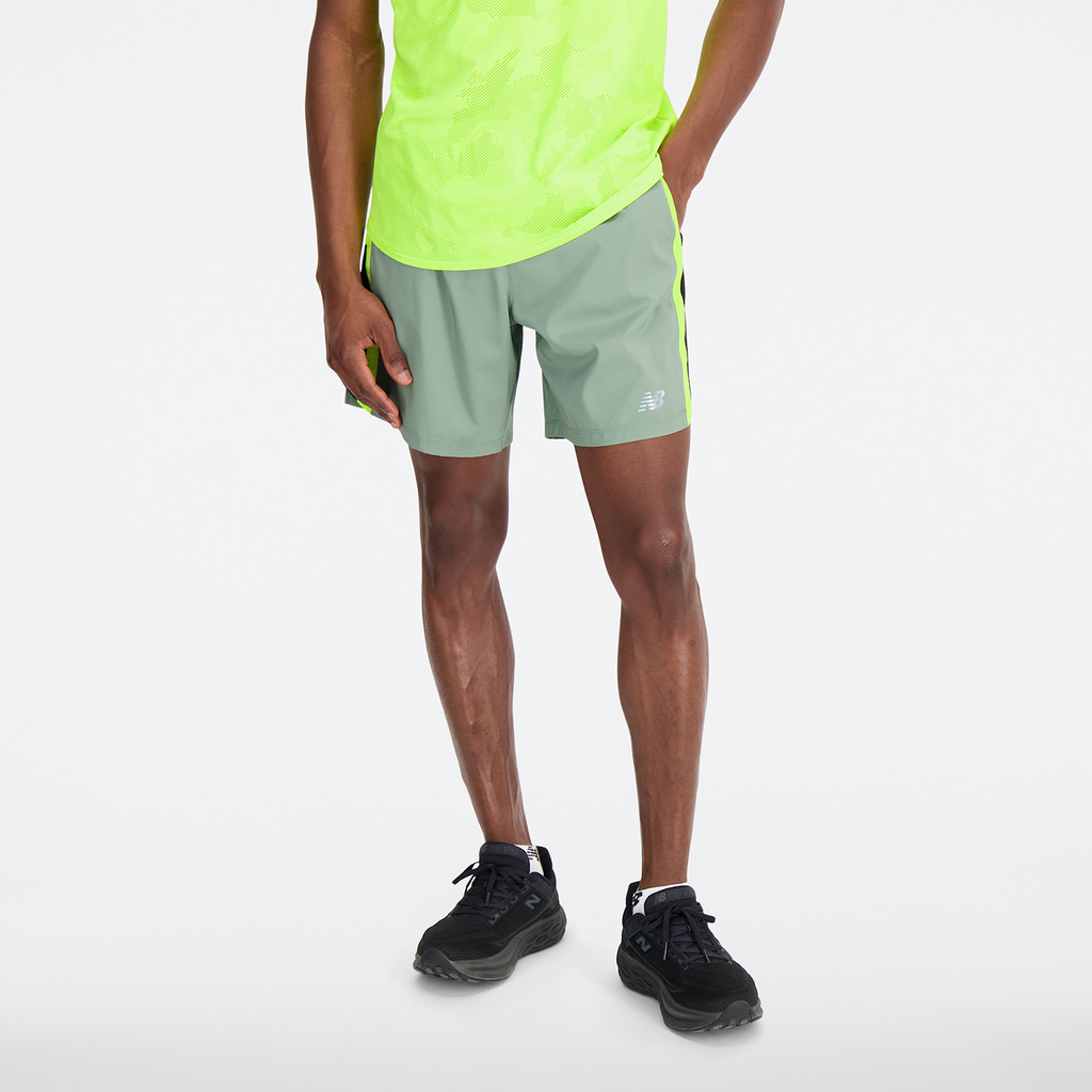 New Balance Accelerate 7 Inch Short in GRÜN