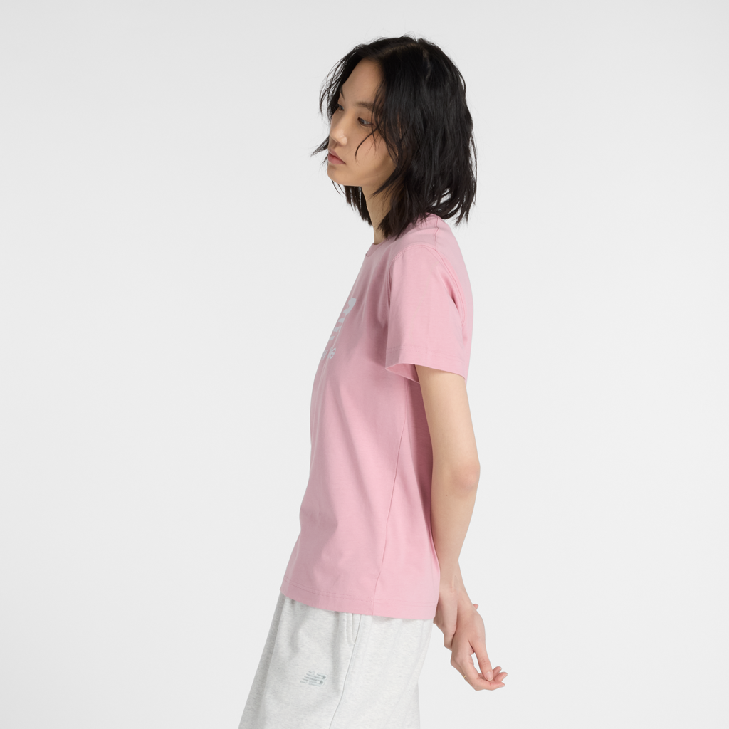 New Balance W Sport Essentials Jersey Logo T-Shirt in ROT