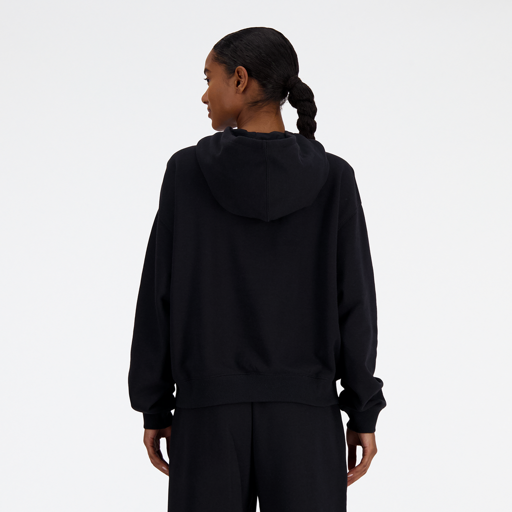 New Balance W Sport Essentials French Terry Small Logo Hoodie in SCHWARZ