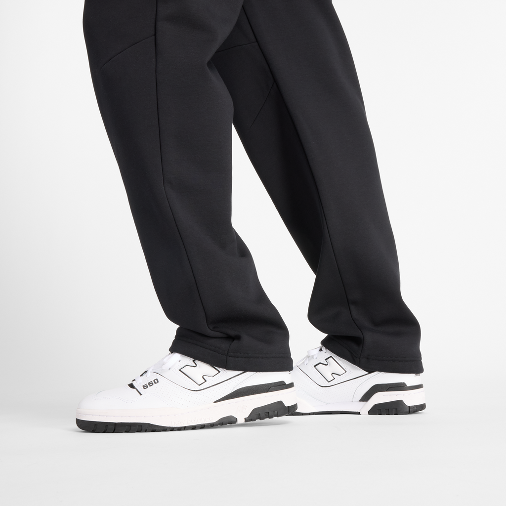 New Balance Hoops Uniform Pant in SCHWARZ