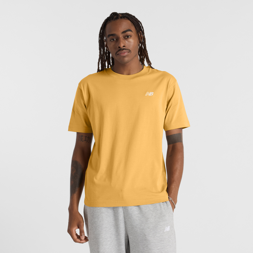 New Balance Sport Essentials Small Logo T-Shirt in ORANGE