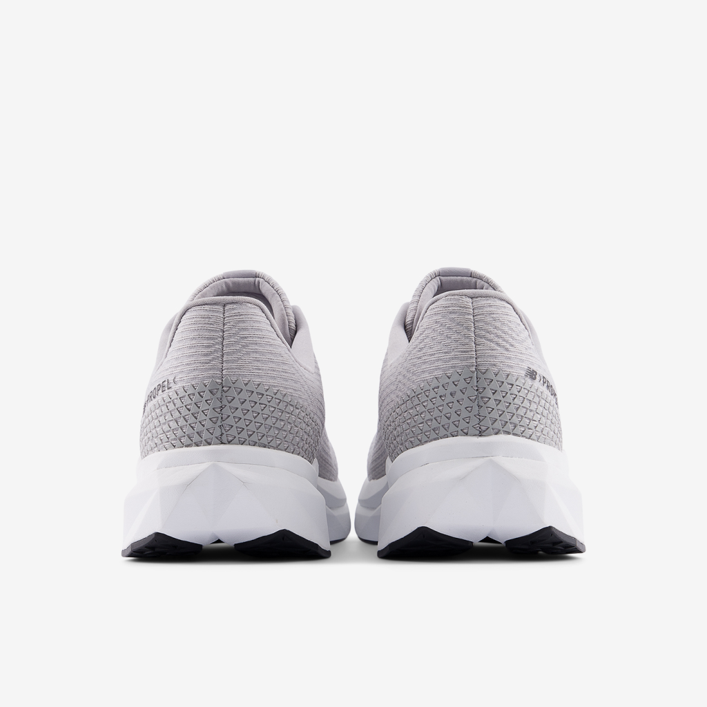 New Balance M Propel v5 Laufschuhe in GRAU
