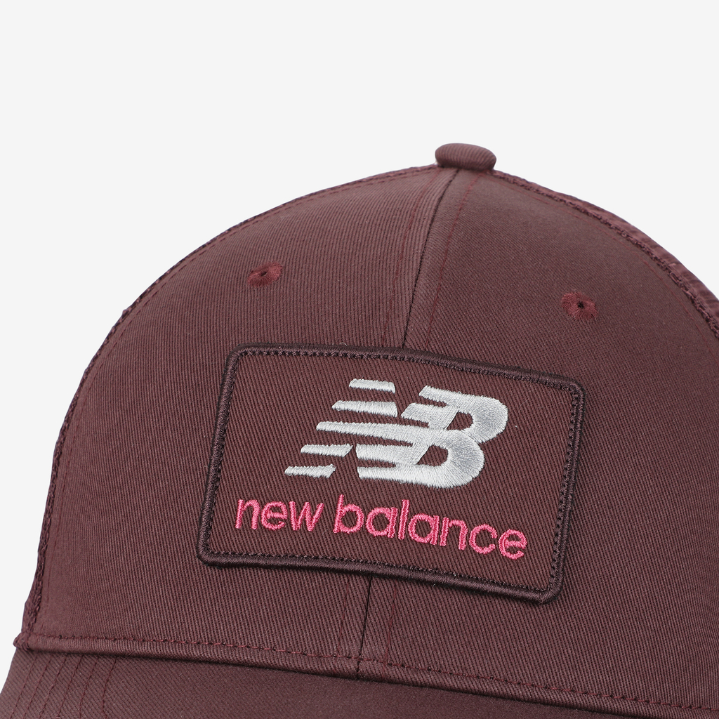 New Balance Stacked Patch Logo Trucker in VIOLETT