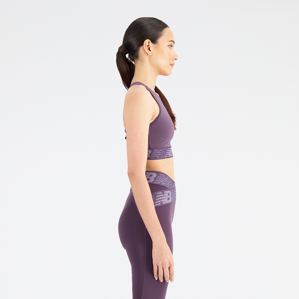 New Balance W Relentless Crop Bra in VIOLETT