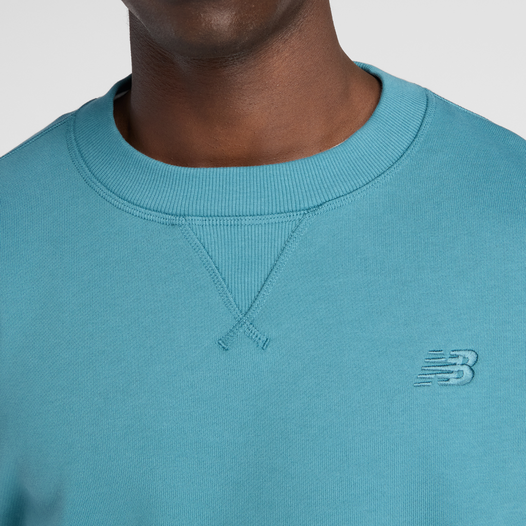 New Balance NB Athletics French Terry Crew in BLAU