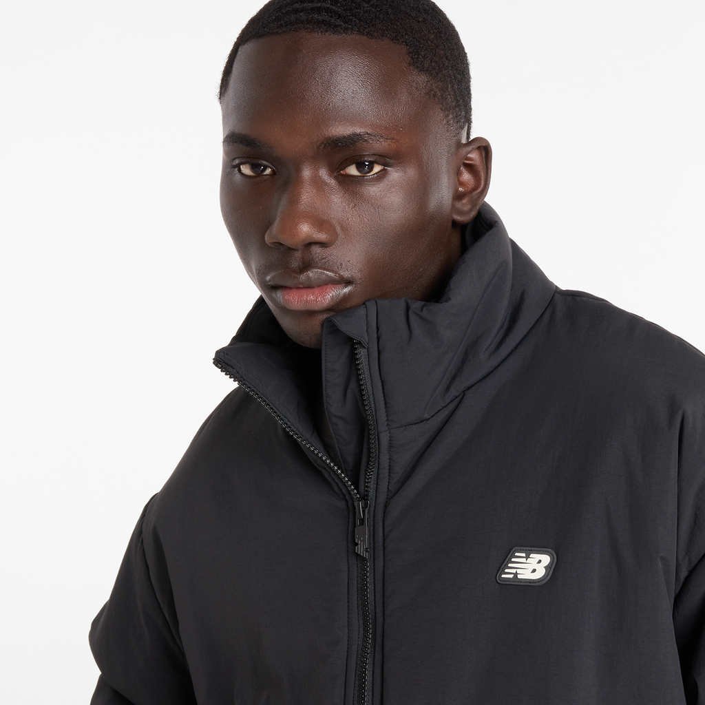 New Balance Hoops Puffer in SCHWARZ